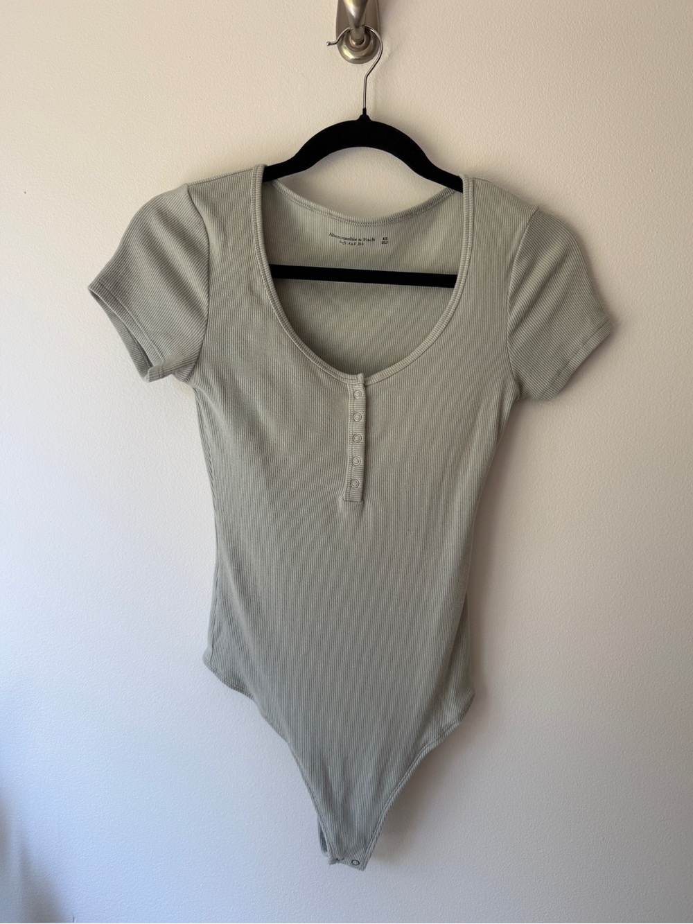 Ribbed Scoop Neck Bodysuit - Abercrombie & Fitch - Size XS